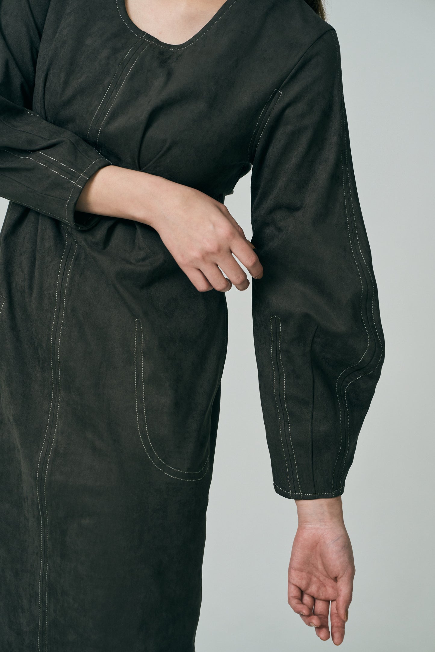 Uneck Stitch Cocoon Dress