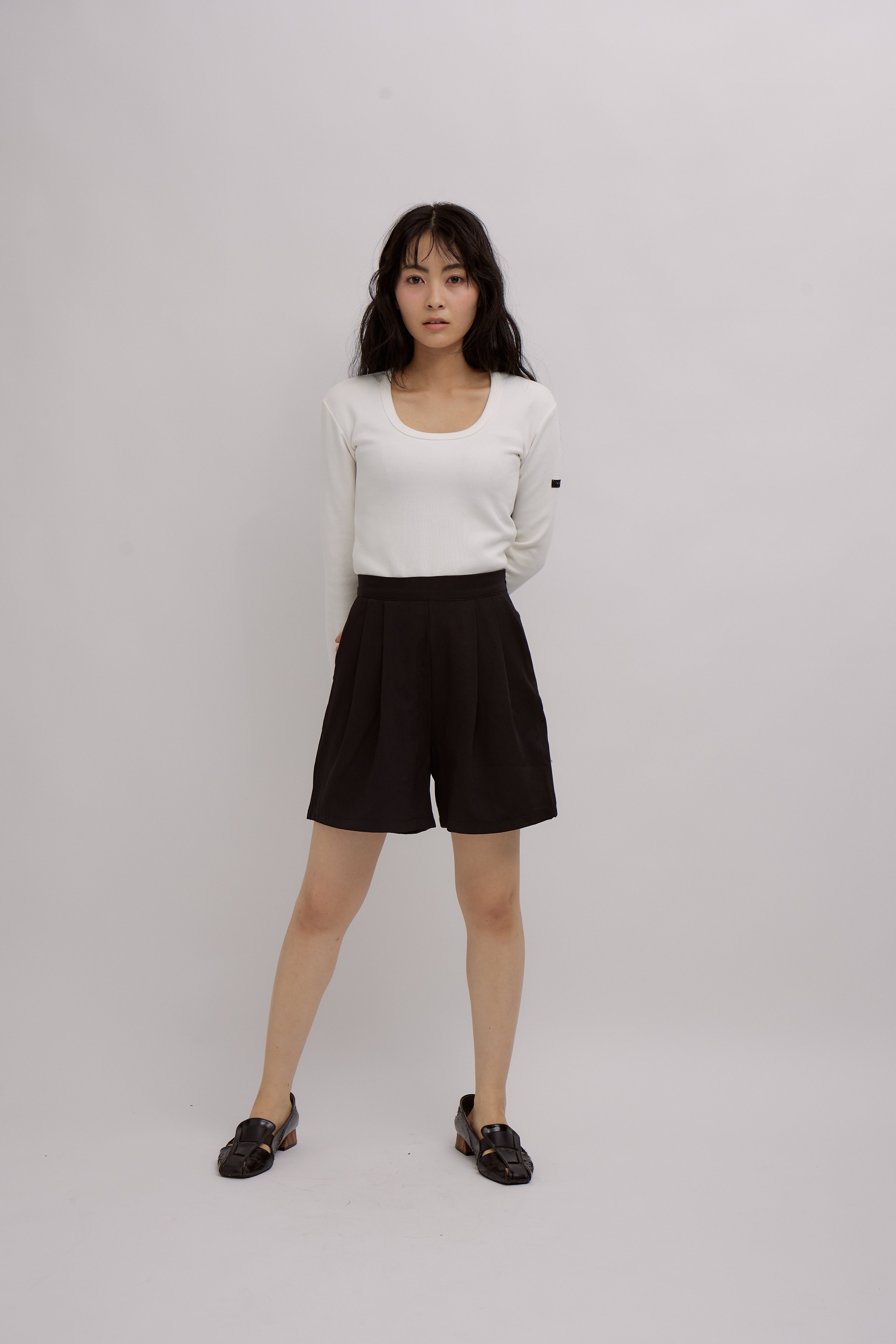 Tag-Sleeve U-Neck Mini Long Tee – VALLAN