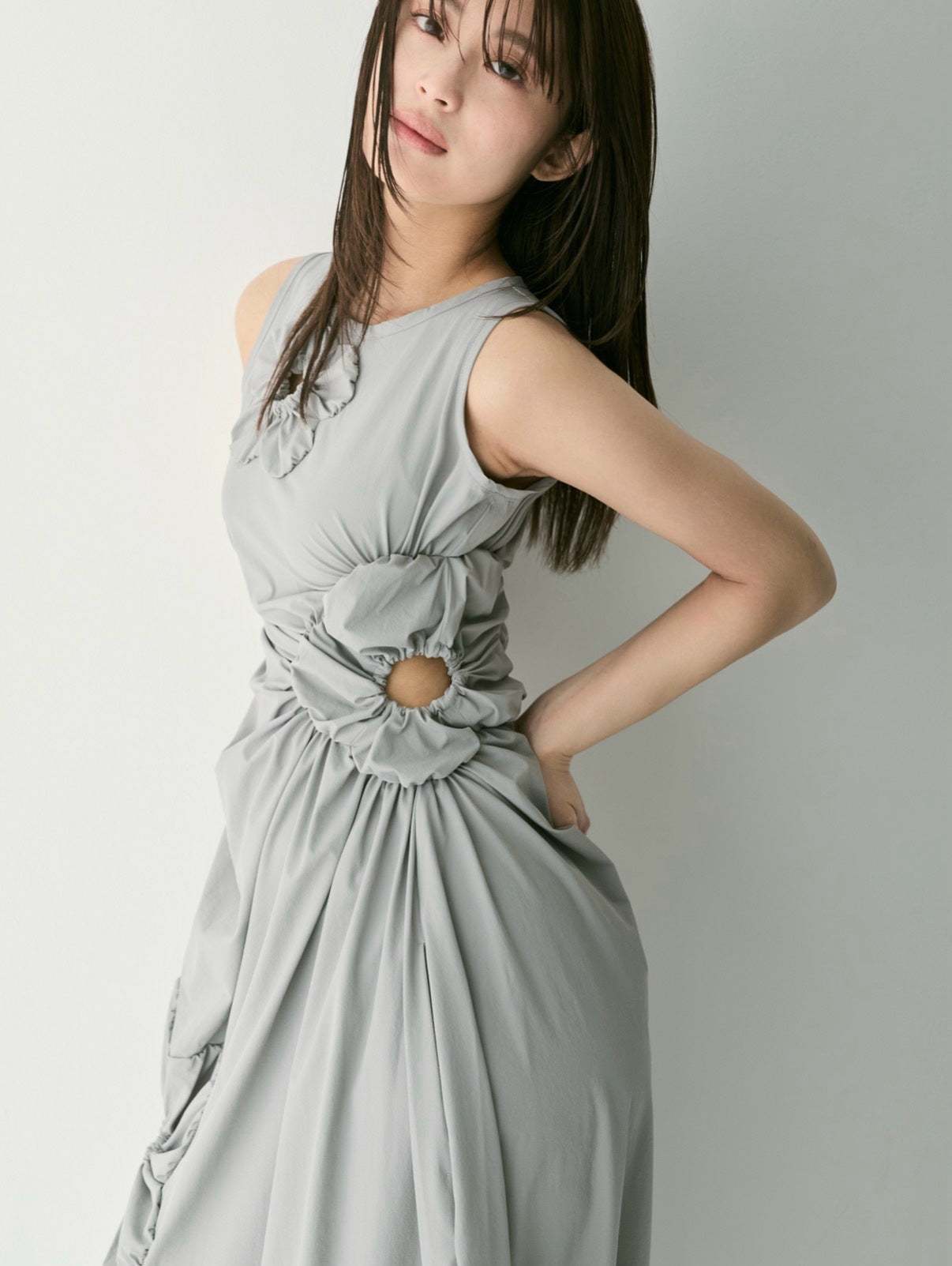 受注販売】Blooming Cutout Tie Dress – VALLAN