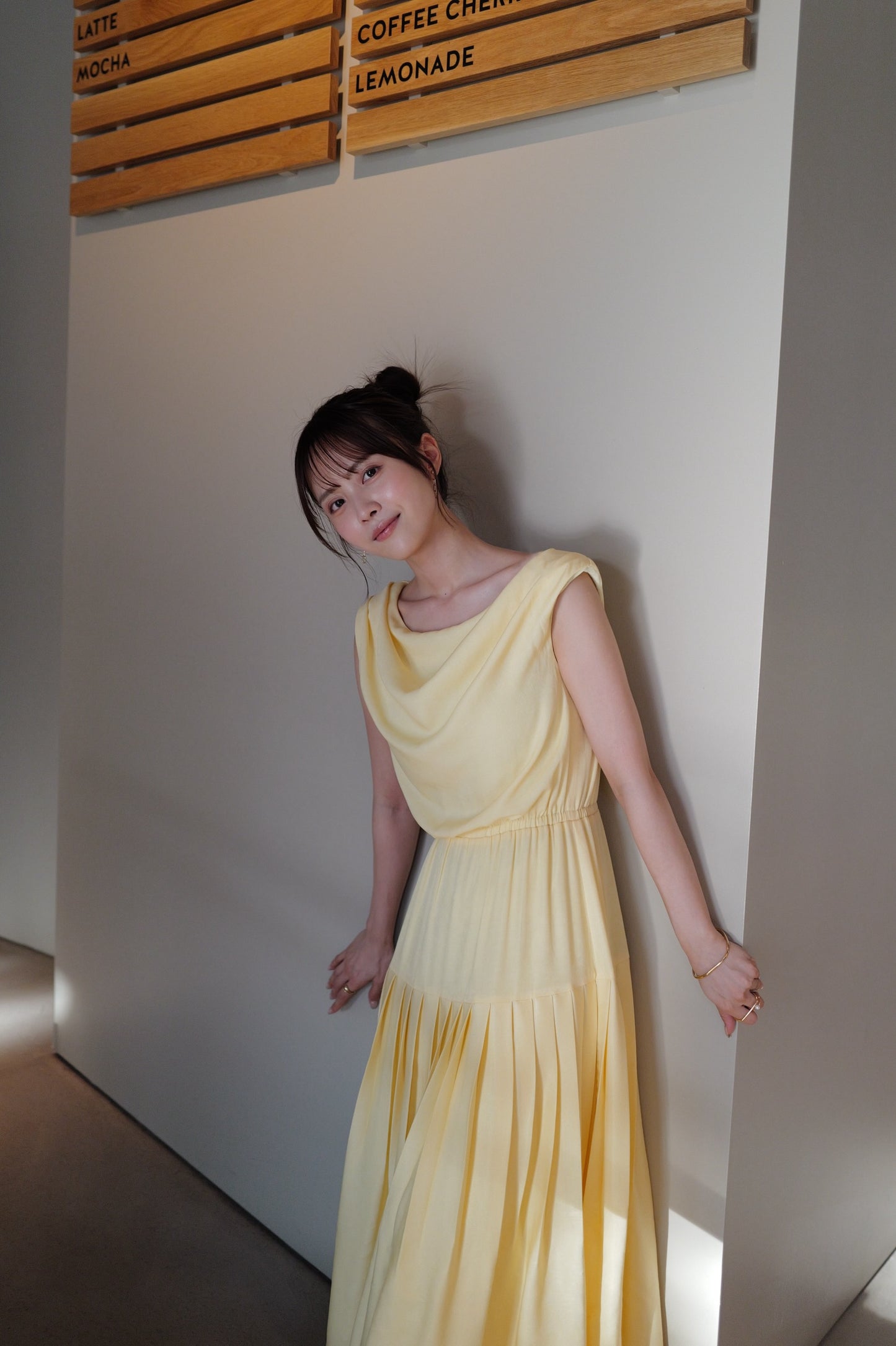 Sleeveless Drape Pleats Dress