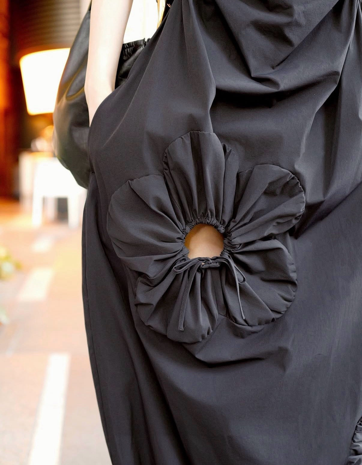 受注販売】Blooming Cutout Tie Dress – VALLAN