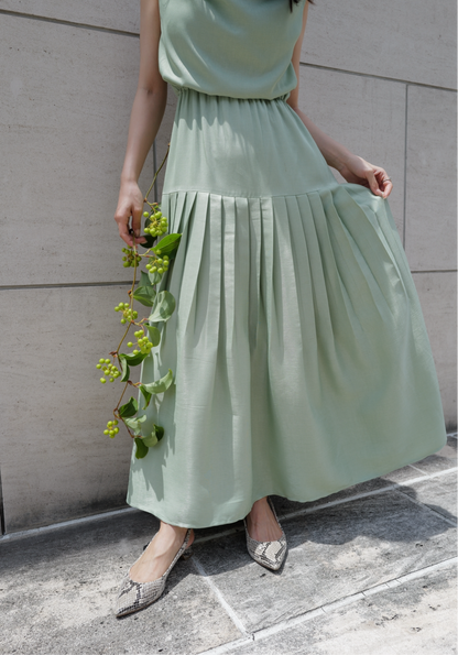 Sleeveless Drape Pleats Dress