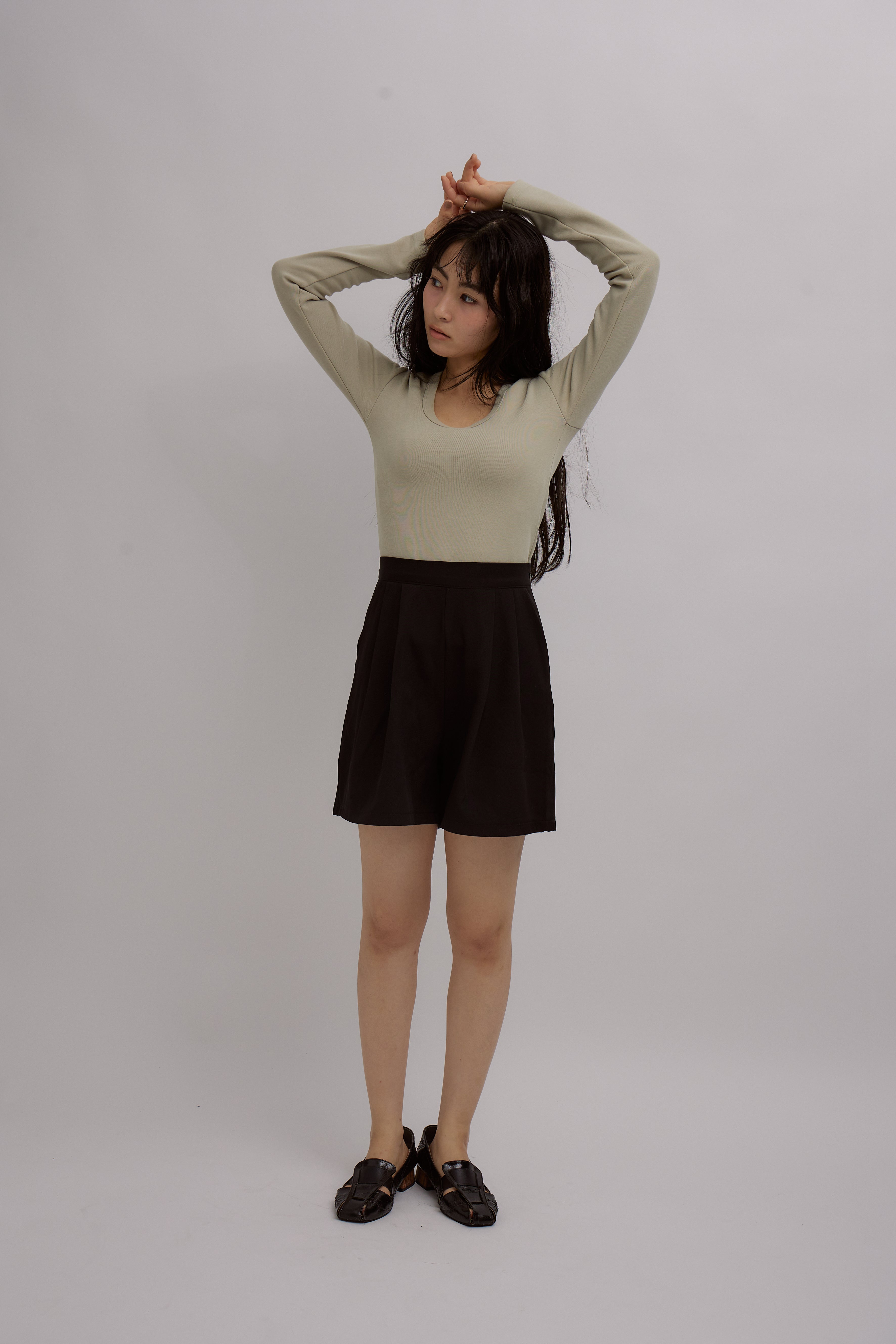 Tag-Sleeve U-Neck Mini Long Tee – VALLAN