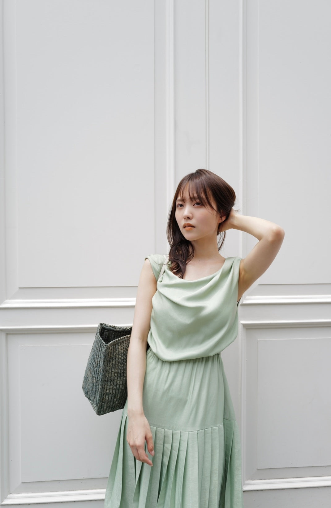 Sleeveless Drape Pleats Dress